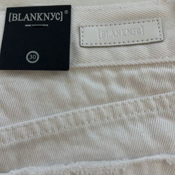 Blank NYC High Rise Distressed Button Fly Denim Shorts Fray Hem White Size 30 - Picture 7 of 12